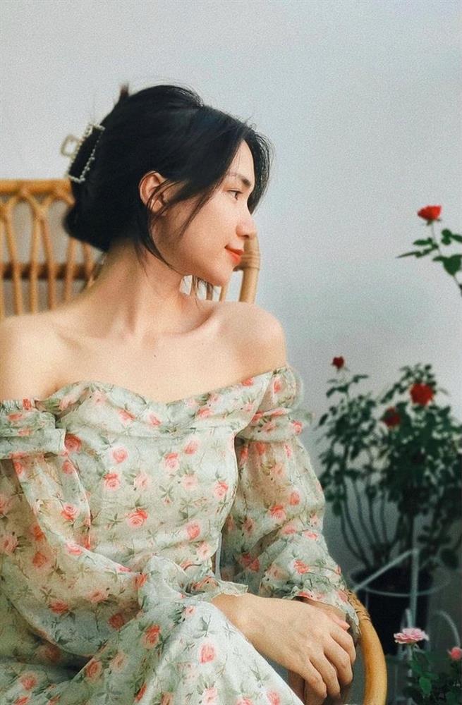 Hòa Minzy dạo này chăm biến hình thế: Lúc thì đằm thắm chuẩn mẹ bỉm, khi lại hóa nữ sinh trung học cực xì tin-5