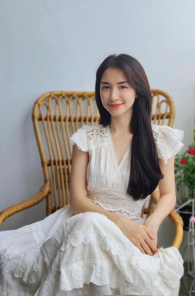 Hòa Minzy dạo này chăm biến hình thế: Lúc thì đằm thắm chuẩn mẹ bỉm, khi lại hóa nữ sinh trung học cực xì tin-7