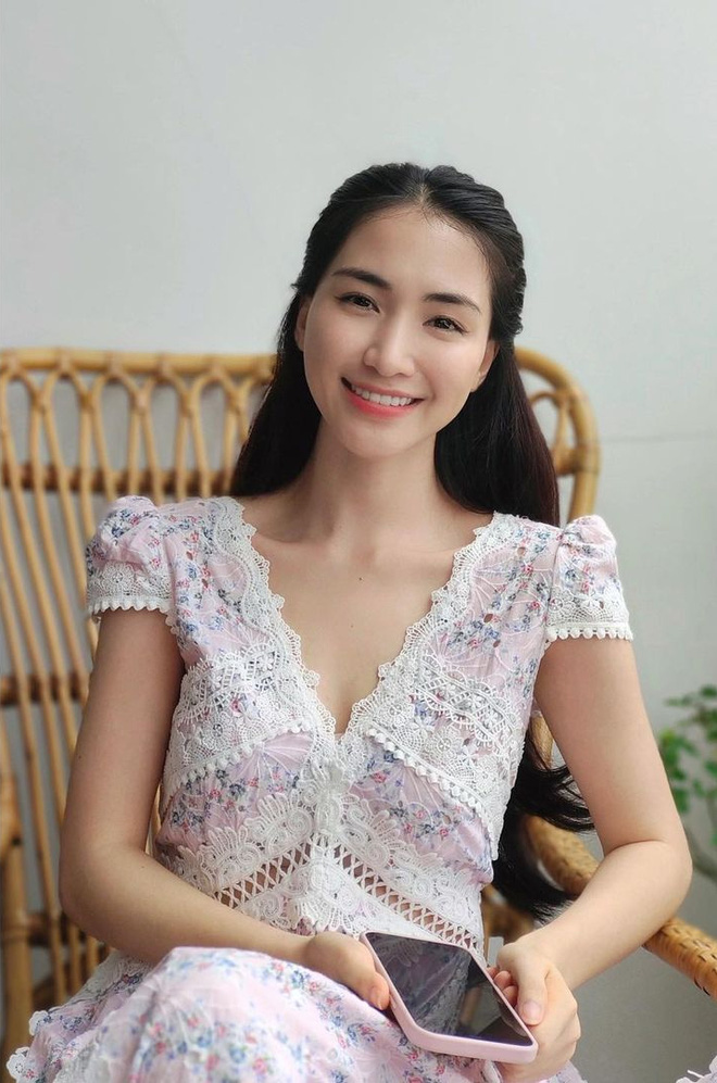 Hòa Minzy dạo này chăm biến hình thế: Lúc thì đằm thắm chuẩn mẹ bỉm, khi lại hóa nữ sinh trung học cực xì tin-10