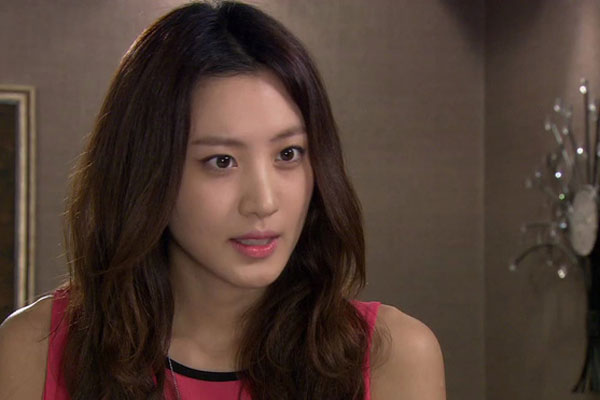 Nhìn thấy em dâu đeo rủng rỉnh vàng trên người, vợ chồng tôi ngỡ ngàng trước những món đồ quen thuộc ấy-1