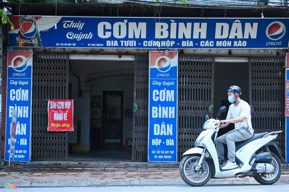 Hàng bún đậu ở Hà Nội vừa mở đã bán hơn trăm suất mang đi-1