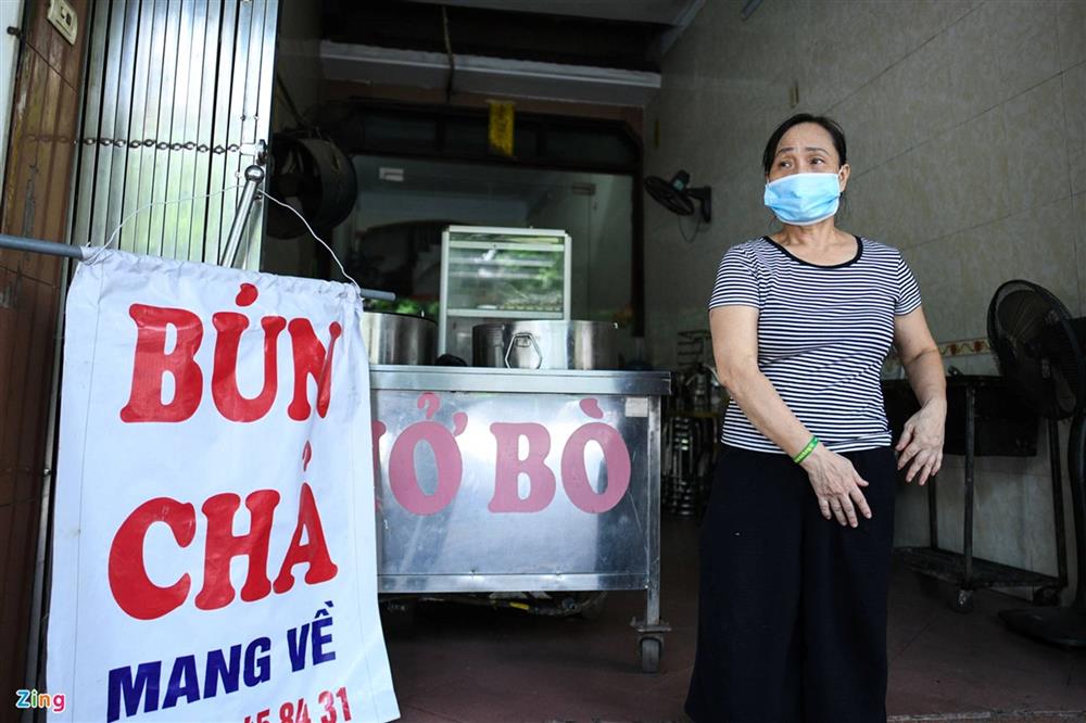 Hàng bún đậu ở Hà Nội vừa mở đã bán hơn trăm suất mang đi-11