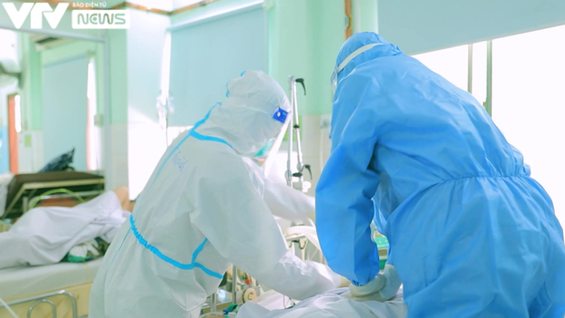 Ê-kíp VTV làm nên phóng sự đầy ám ảnh Ranh giới”: 21 ngày bám trụ tại bệnh viện, chứng kiến khoảnh khắc sinh ly tử biệt đau xé lòng-2