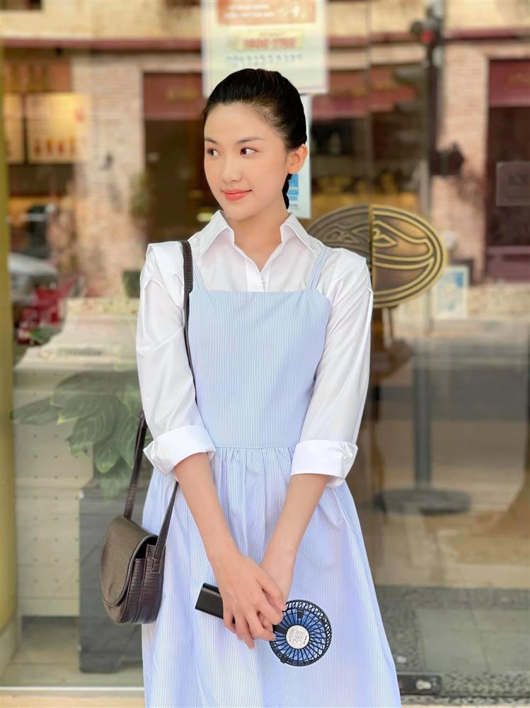 Lương Thanh (11 Tháng 5 Ngày) chuẩn bánh bèo chính hiệu: Style ngập váy vóc, nhưng nhờ khéo chọn nên không bao giờ bị quê-10