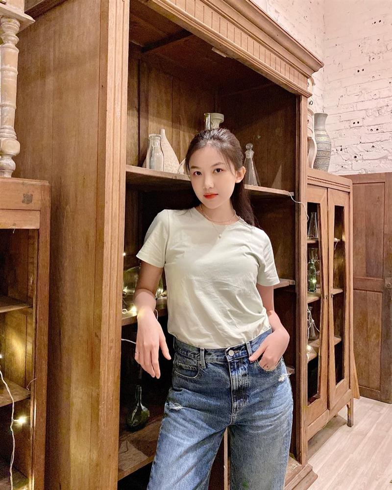 Lương Thanh (11 Tháng 5 Ngày) chuẩn bánh bèo chính hiệu: Style ngập váy vóc, nhưng nhờ khéo chọn nên không bao giờ bị quê-12