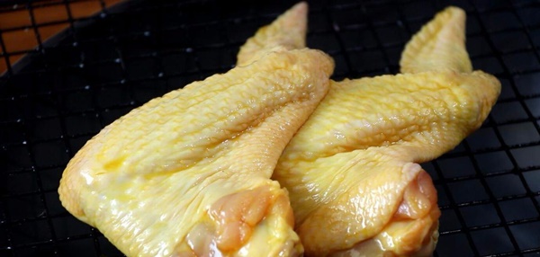 Cánh gà và chân gà nướng theo cách này, có thể làm bằng nồi cơm điện, thịt mềm thơm ngon hơn nhà hàng-6