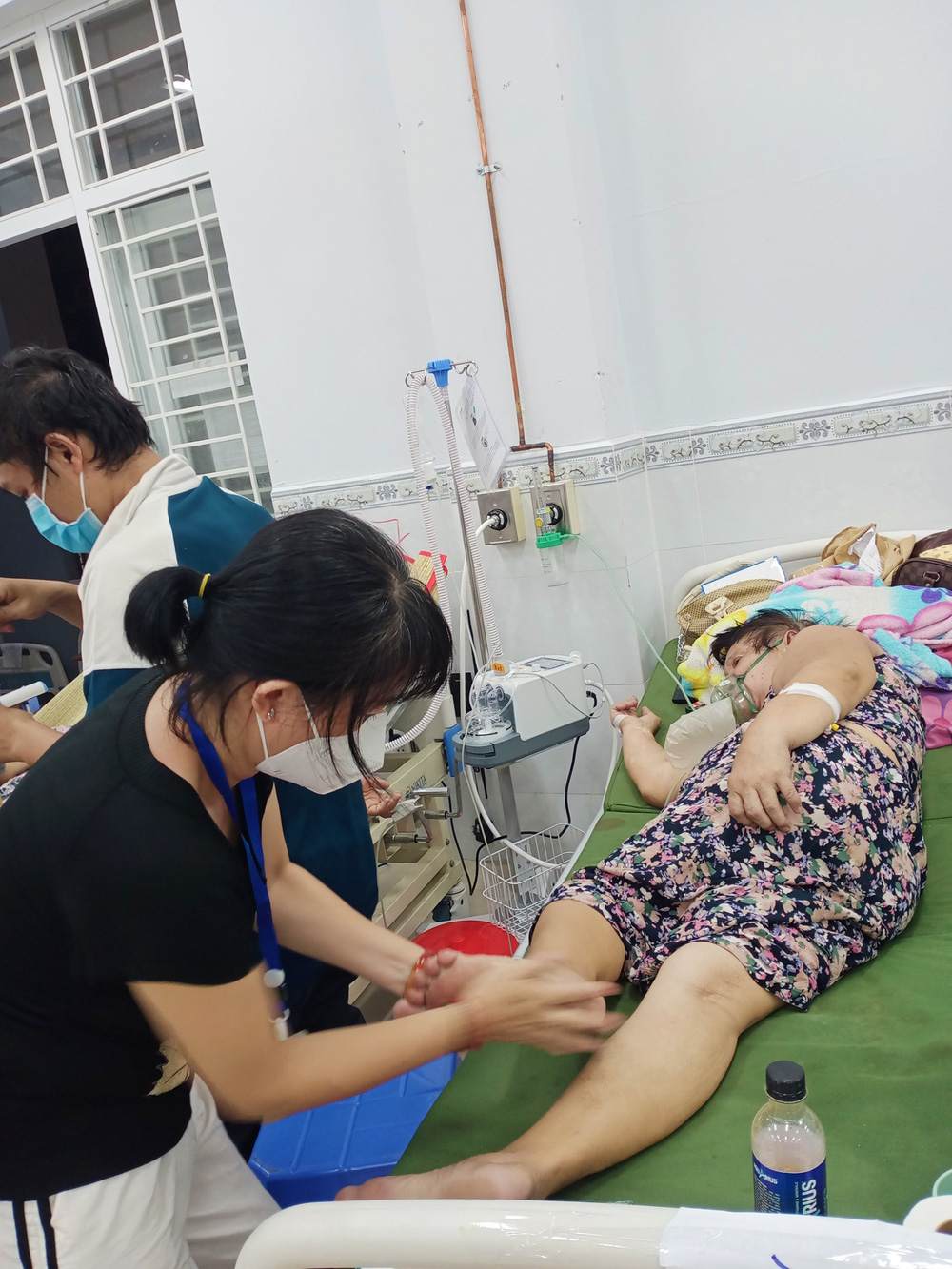 Cả gia đình 5 người mắc Covid-19, 1 người không qua khỏi: Con mồ côi ba rồi!-2
