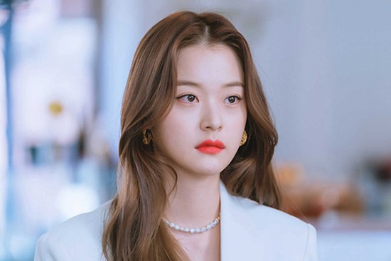 Dìu chồng say khướt về nhà, anh ta lại khăng khăng sang nhà hàng xóm, đập cửa, hành động tiếp theo gây hoang mang tột độ cho người vợ