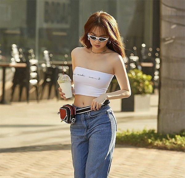 Vòng 1 Ngọc Trinh thích chơi ú òa khó hiểu khi mặc áo bra-3