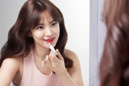 Chồng mua son tiền triệu tặng nhân viên mới để 