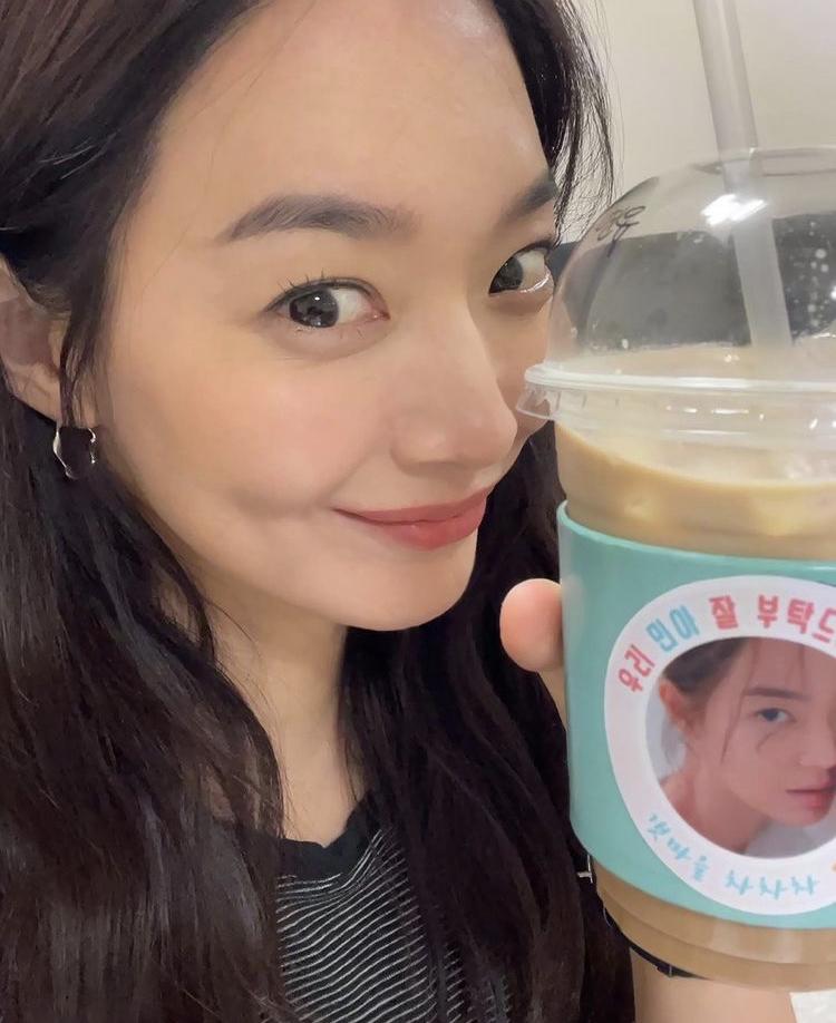 Bí quyết gìn giữ vẻ đẹp không tì vết của Shin Min Ah ở tuổi U40-2