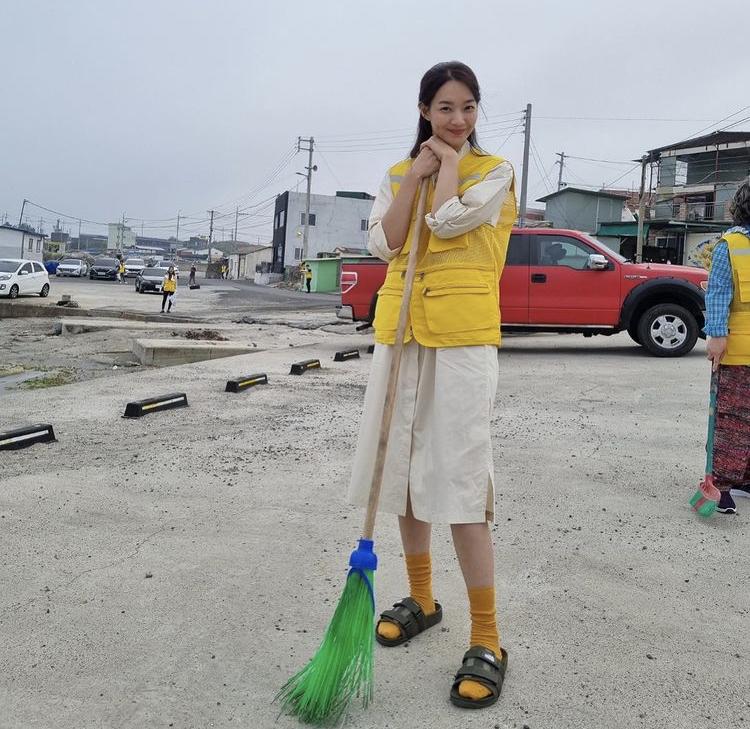 Bí quyết gìn giữ vẻ đẹp không tì vết của Shin Min Ah ở tuổi U40-6