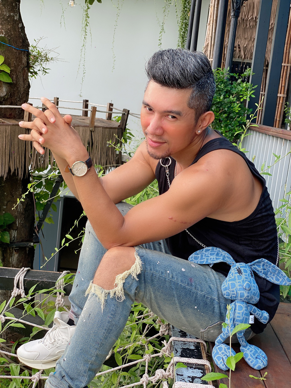 Lương Bằng Quang: 4 tháng kẹt ở Phú Quốc, làm bảo vệ, cọ toilet để mưu sinh-2