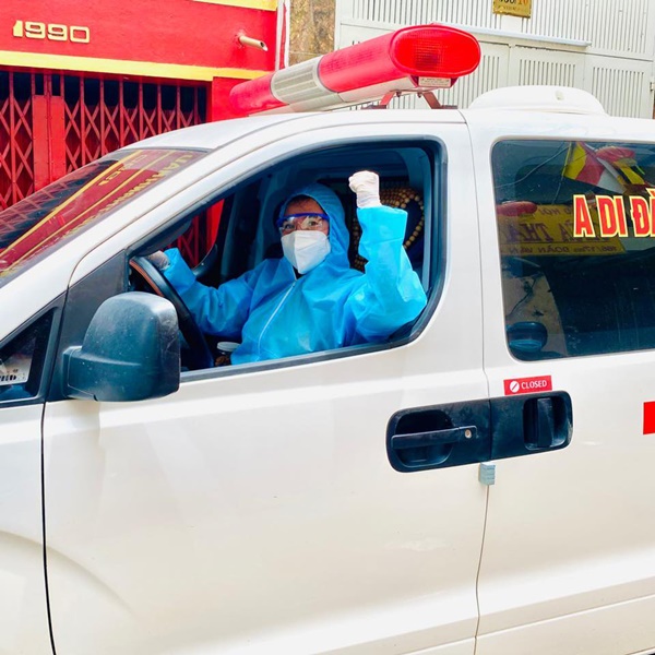 Giang Kim Cúc đã làm gì mà lúc được ca ngợi là nữ chiến binh, khi lại bị nghi trục lời từ thiện?-3