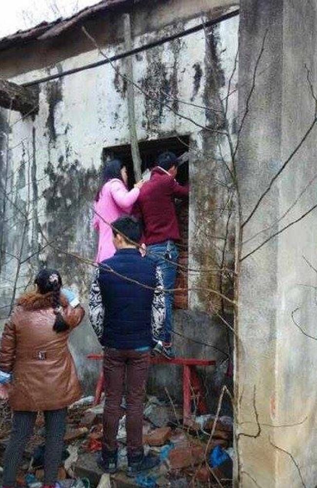 Hoa khôi phát điên vì mối tình bị cấm rồi bỗng nhiên biến mất, bi kịch sáng tỏ sau 5 năm từ tiếng hú rùng rợn trong nhà hoang-7