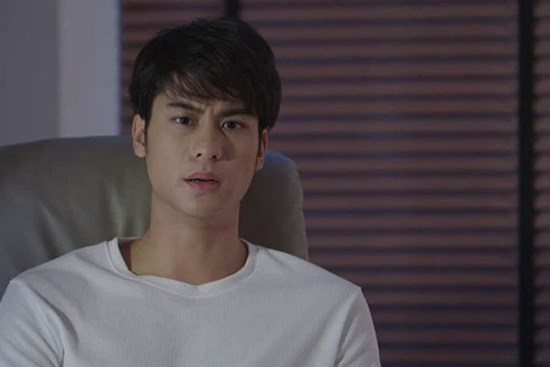 Đang cãi nhau với vợ thì tôi bị bố vợ hắt cả xô nước đá vào người