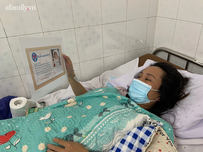 Mẹ nhiễm COVID-19 trở nặng phải chuyển viện, bác sĩ gói hình con mới sinh theo hành trang, cầu mong phép màu đến với sản phụ-4