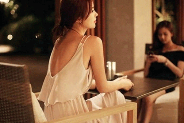 Nên làm gì khi nghi ngờ chồng ngoại tình?-1