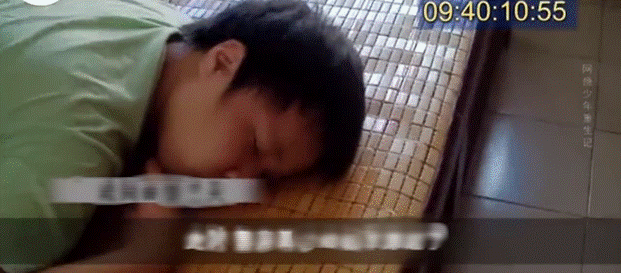 Cậu bé lớp 9 nghiện điện tử, bố mẹ nghĩ kế bắt chơi game 72 tiếng không được ngủ, xem lại camera ai cũng sốc, bất ngờ nhất là kết quả-4