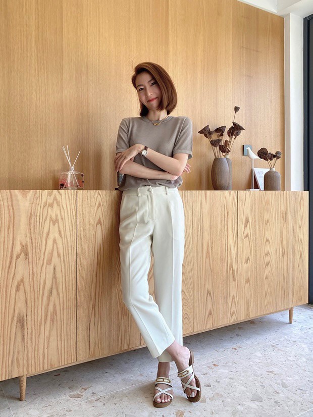 Chị em ngoài 30 phải ghim ngay 3 combo này khi mặc áo phông để không bị chê cưa sừng làm nghé-6