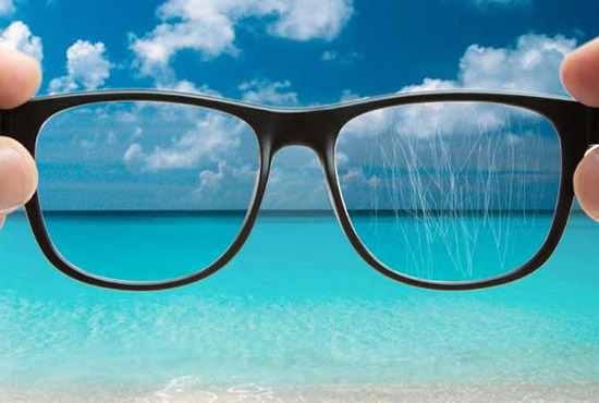 Kính đầy vết xước sau một thời gian sử dụng, đừng vội thay mà làm ngay điều này kính trông như mới-1