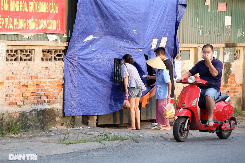 Những kiểu mua bán lạ mắt trong thời gian giãn cách xã hội ở Hà Nội-11