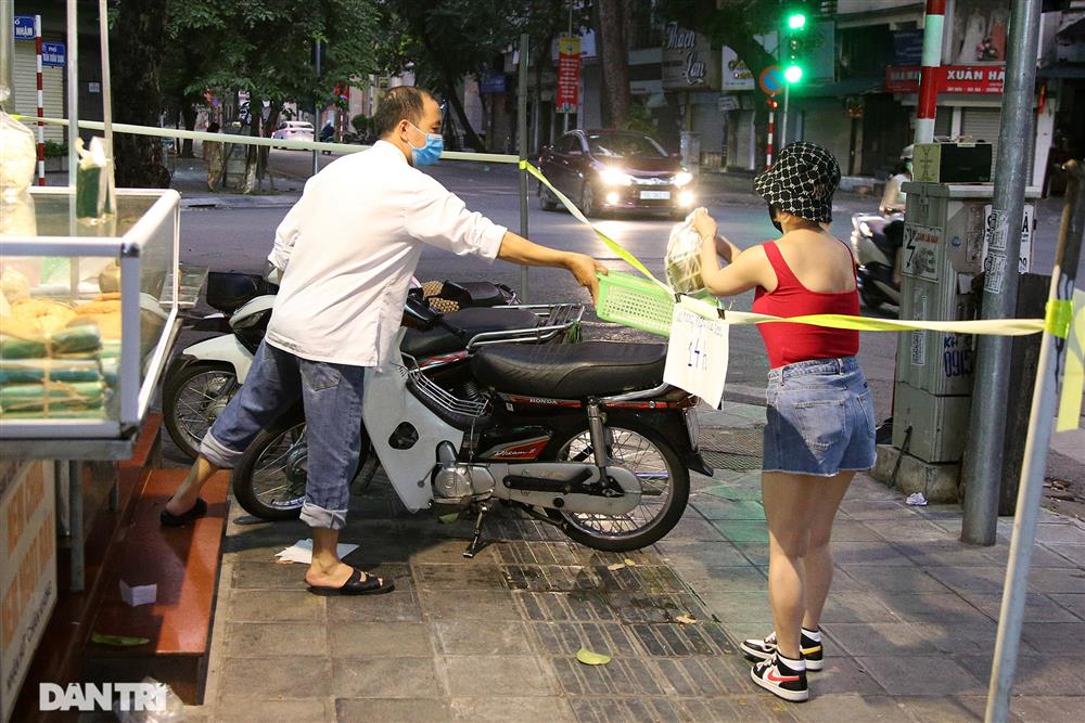 Những kiểu mua bán lạ mắt trong thời gian giãn cách xã hội ở Hà Nội-3