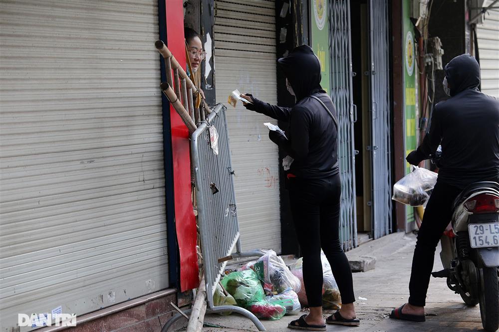 Những kiểu mua bán lạ mắt trong thời gian giãn cách xã hội ở Hà Nội-7