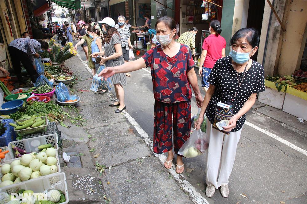Những kiểu mua bán lạ mắt trong thời gian giãn cách xã hội ở Hà Nội-8