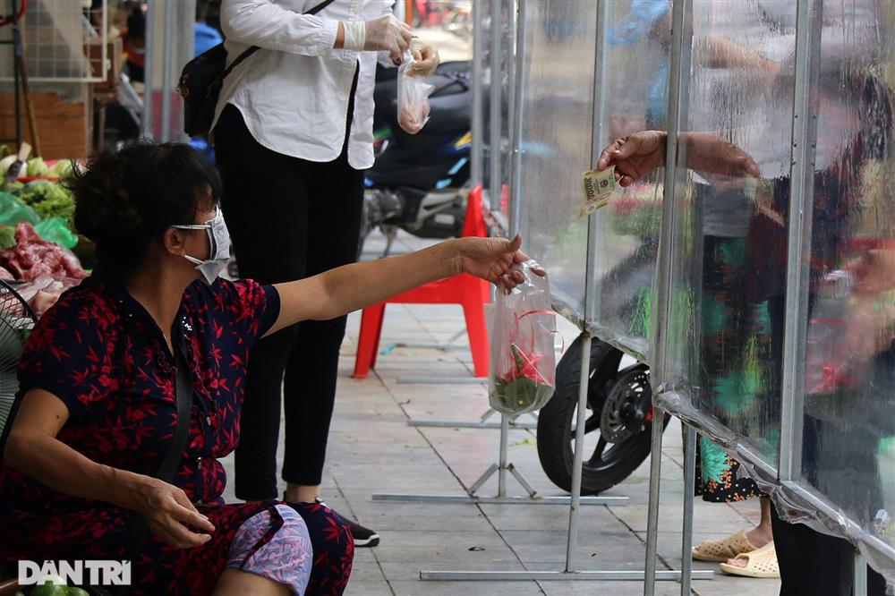 Những kiểu mua bán lạ mắt trong thời gian giãn cách xã hội ở Hà Nội-15