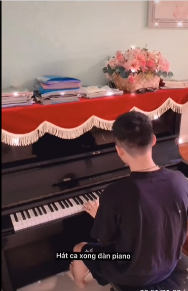 Chàng trai tự sáng tác bài hát kể về quá trình khỏi Covid-19 tại nhà của cả gia đình, cộng đồng mạng hết lời khen thật sự hay và tài-6