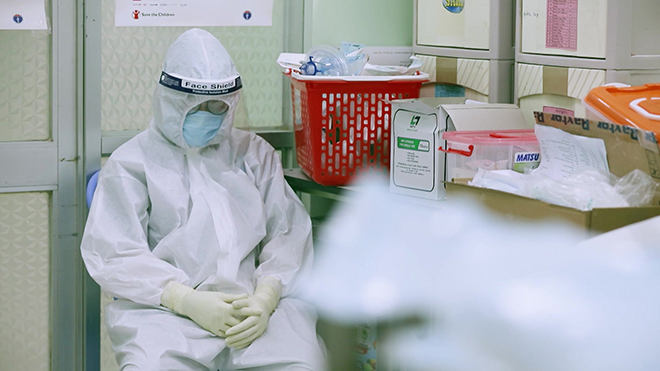 Nghẹn ngào Ranh giới -&nbsp;Cuộc chiến chống Covid-19: Khốc liệt, ám ảnh và&nbsp;những giây phút&nbsp;đầy xúc động-2