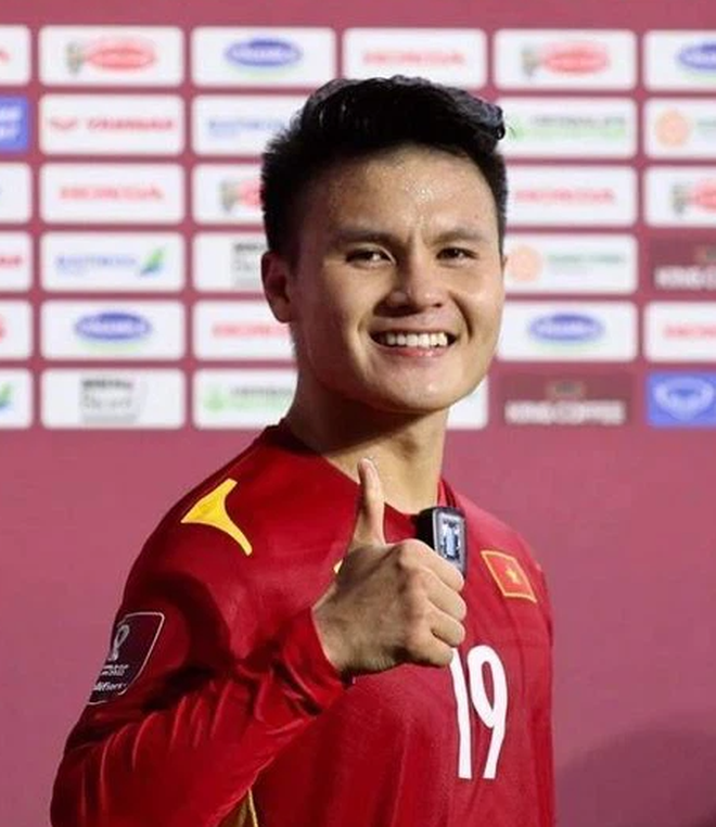 Quang Hải và bạn gái hơn tuổi chưa một lần công khai nhưng hint hẹn hò thì đầy rổ, từ mật mã đến chỗ check-in-9