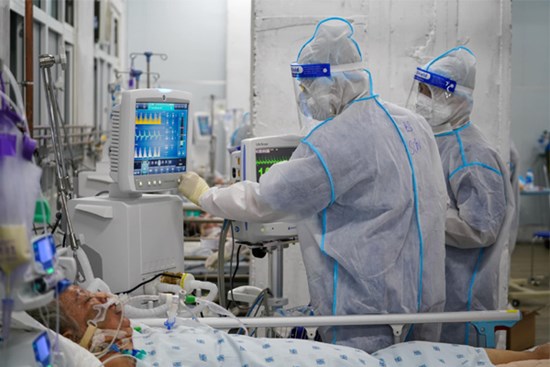 Sáng 12/9: Có hơn 6.200 bệnh nhân COVID-19 nặng đang điều trị; Bình Dương đã vượt mốc 150.000 ca F0