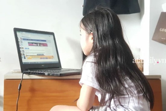 Học online mùa dịch, con mệt bở hơi tai lại “gánh” thêm học phí ngất ngưởng: Nhiều phụ huynh có quyết định bất ngờ