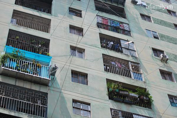 Hà Nội: Tạm thời phong tỏa tòa nhà hơn 350 nhân khẩu sau khi một cư dân bán hàng ở sảnh dương tính SARS-CoV-2-4