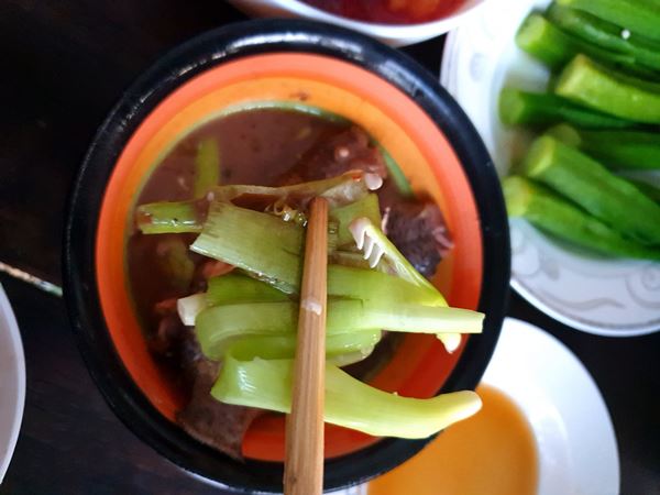 Loại rau miền Tây xưa mọc không ai hái, giờ thành đặc sản nổi tiếng bán trên chợ mạng giá 120.000 đồng/kg-6