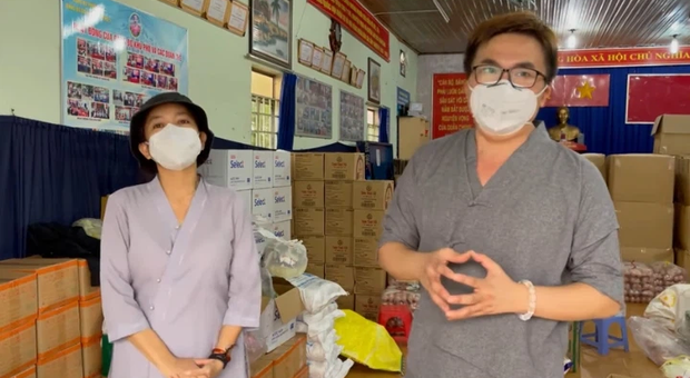Sau Trang Khàn, MC Đại Nghĩa thông báo tạm ngưng tiếp tế lương thực cho bà con TP.HCM-1