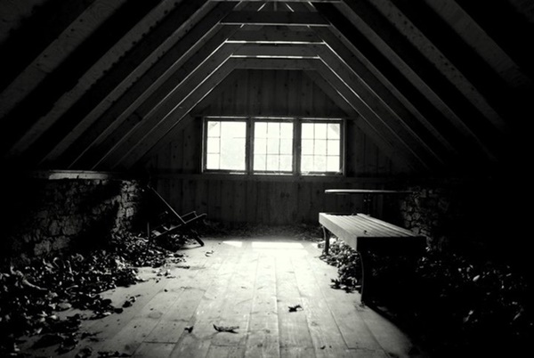 Người bà qua đời không ai hay, bé gái bị bỏ lại một mình cùng bữa ăn thịnh soạn, nói 1 câu khiến cảnh sát sởn da gà-3