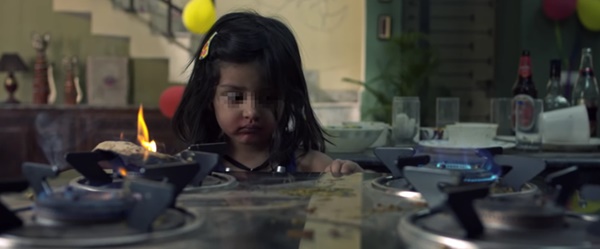 Người bà qua đời không ai hay, bé gái bị bỏ lại một mình cùng bữa ăn thịnh soạn, nói 1 câu khiến cảnh sát sởn da gà-1