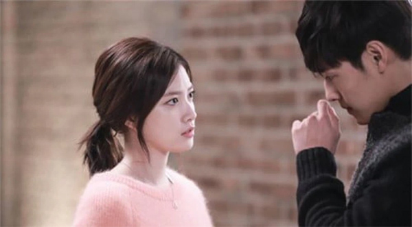 Bị bạn gái 15 tuổi chặn số sau khi chia tay, nam thanh niên phẫn uất gọi thêm 3 người bạn đến thực hiện hành vi đồi bại-1