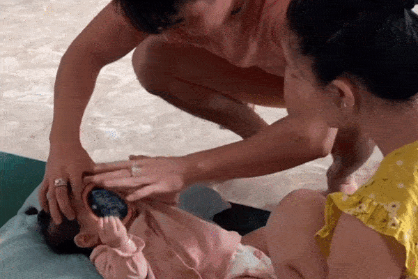 Không phải con cò, mẹ hát con cá mập”- con trai order bài hát ru khiến mẹ đứng hình, 30s sau ai nấy đều quên phiên bản gốc-3