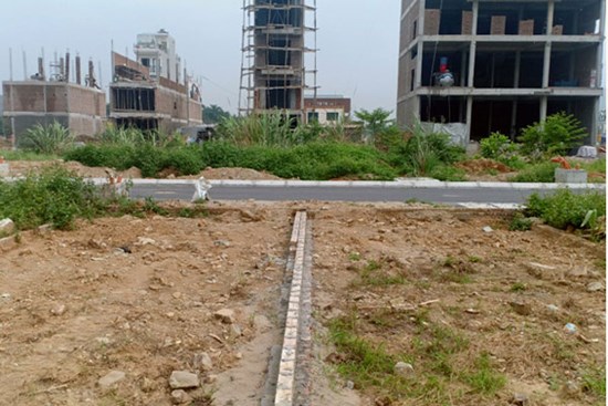 Săn đất cắt lỗ sau dịch bệnh, sẵn tiền dư âm thầm mua gom lô nhỏ