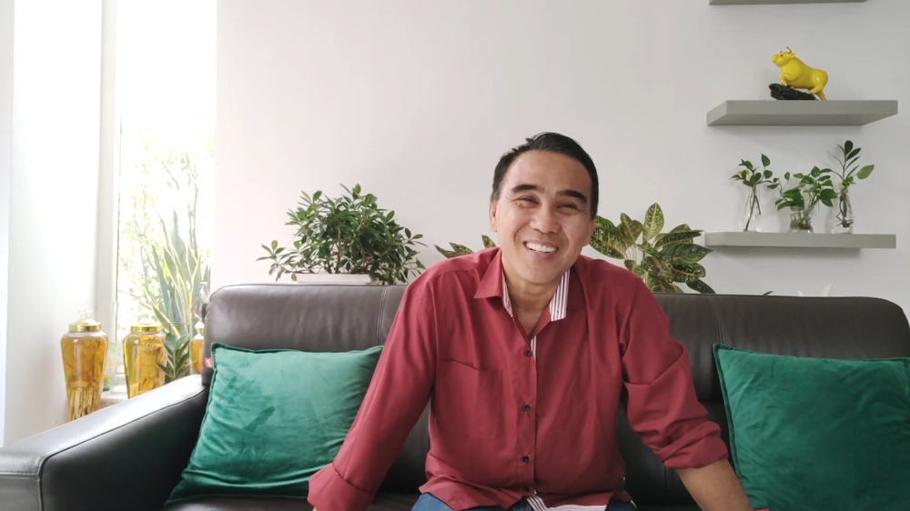 MC Quyền Linh: Tôi ở nhà không nổi, xót xa lắm, phải lao ra đường-3