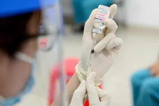 Có thể rút ngắn khoảng cách giữa 2 mũi tiêm vắc-xin AstraZeneca xuống 4 tuần-1
