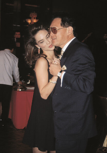 Từng qua đêm cùng 10 nghìn mỹ nữ, tỷ phú Hong Kong làm điều có 1-0-2” với người phụ nữ gốc Việt kém 32 tuổi-12