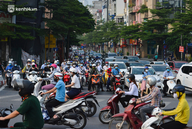 NÓNG: Hà Nội xem xét nới lỏng một số hoạt động dịch vụ sau ngày 15 và 21/9-1