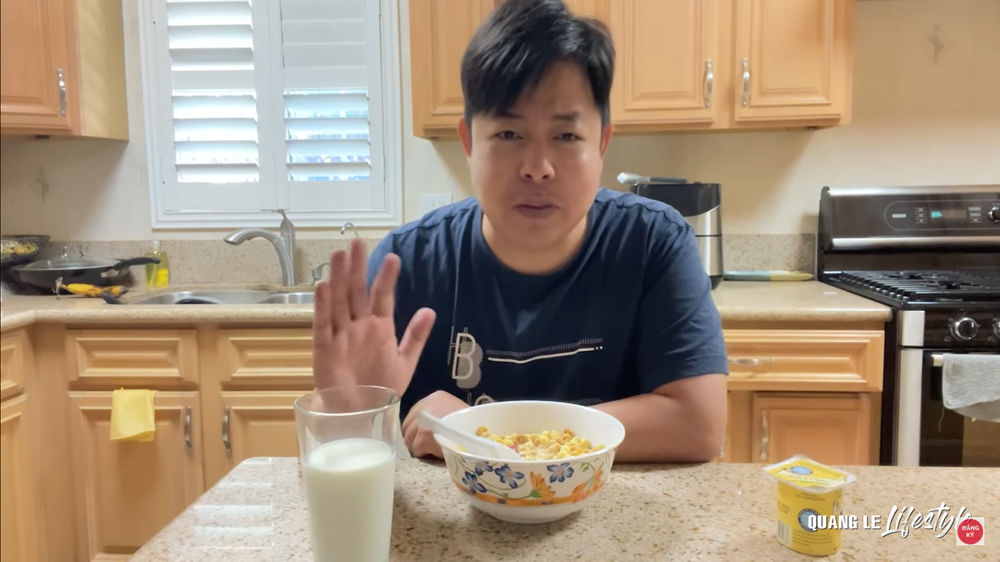 Quang Lê khoe cuộc sống sung túc tại Mỹ: Ăn tôm hùm, mua dàn máy 30 ngàn đô về vứt xó-2