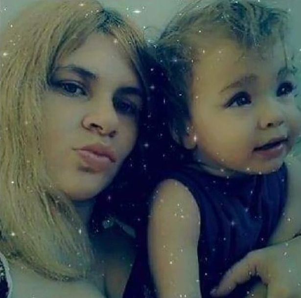 Nhờ bạn trông hộ cặp song sinh, mẹ bận livestream không hay biết 2 con té lầu tử vong, lời khai của người trong cuộc khiến cảnh sát đau đầu-4