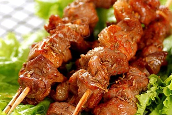 Thêm công đoạn này trước khi nướng, thịt xiên mềm thơm, không khô, ngon hơn hẳn quán